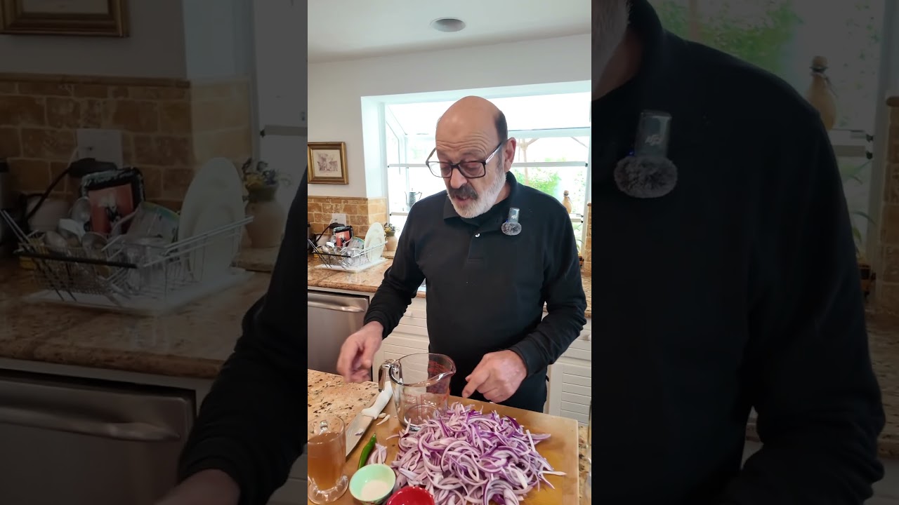 Red Pickled Onions - a perfect condiment! 💚👨🏻‍🍳 