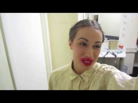 HOW TO GET READY 4 A SHOW! (London)