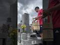 Orang Jepang bersihin makam di Jepang