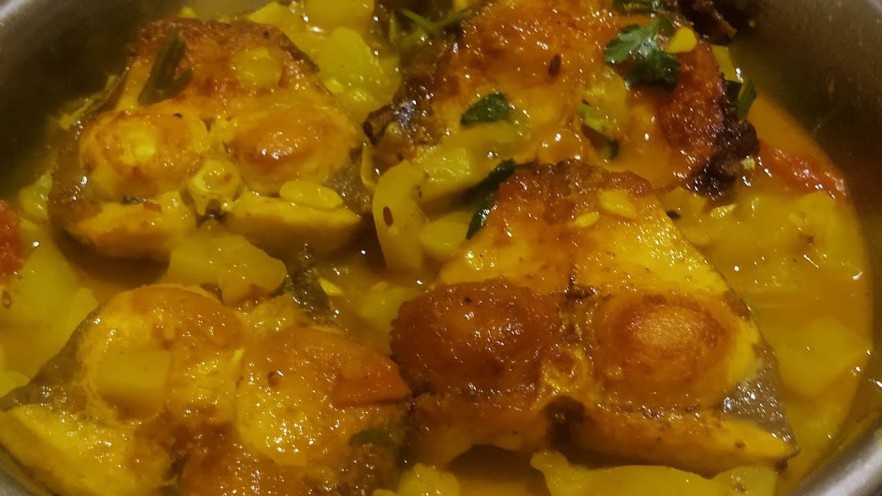 সিলভার কার্প মাছ দিয়ে লাউ ঘন্ট। Sliver Carp Mach diye Lau Ghonto Recipe.