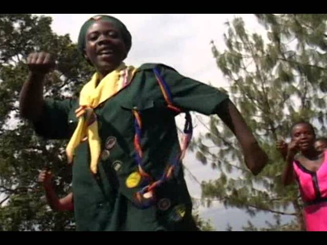 Songa Mbele Youtube Lyrics for songa mbele by bahati bukuku walipo ingia yerusalem walimwita mbarikiwa alipofika goligotha wakasema asulubiwe alipoianza safari walimtia moyo aliponesha mafanikio wakainua vikwazo (mana si wote waliofurahia ukombozi wake yesu)x2 kuna wengine walimchoma mkuki kuna wengine waloomlilia na walengine walisema asulibiwe hu walimcho walimcho songa mbele