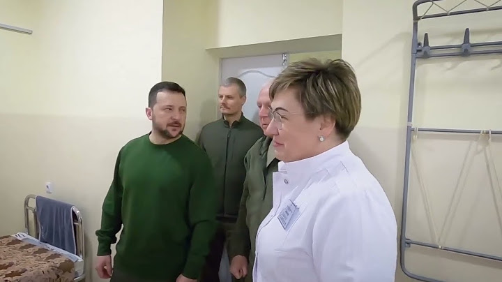 У Сумах Президент відвідав військовий госпіталь і поспілкувався з пораненими захисниками України