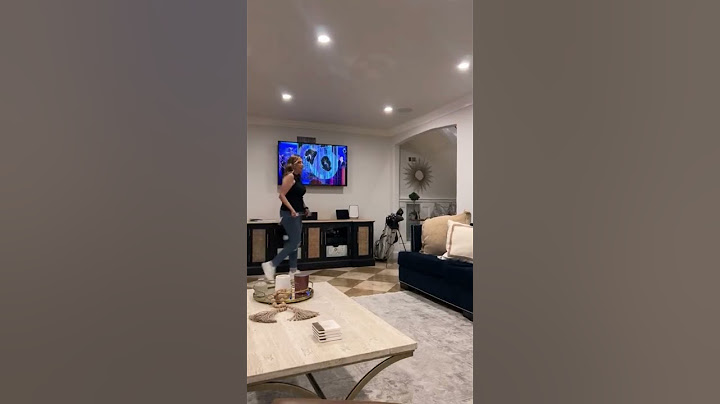 Filistin destekçisi bir kadın, Biden ve Netanyahu’yu gördüğünde televizyonları parçalıyor.