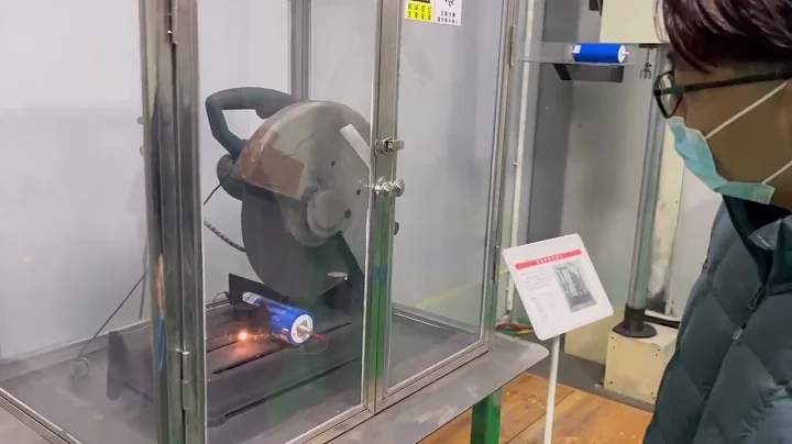 Yinglong LTO Batteries Cutting test , No explosure ; Top Quality !!email:zhxiwangdianzi@126.com