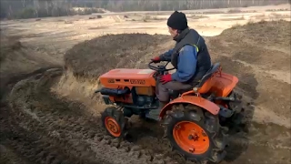 Traktor ogrodniczy Kubota 7001napęd 4x4 w terenie. www.traktorki.waw.pl