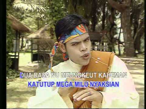 BULAN DI CANGKUANG -  KOMARA