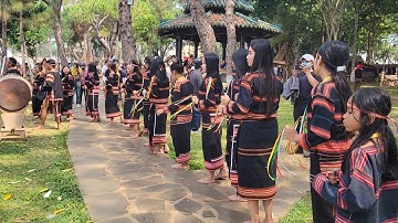 cồng chiêng đến từ thị xã AYUN PA nghe rất hay.