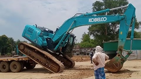 Kobelco excavator tailor loading