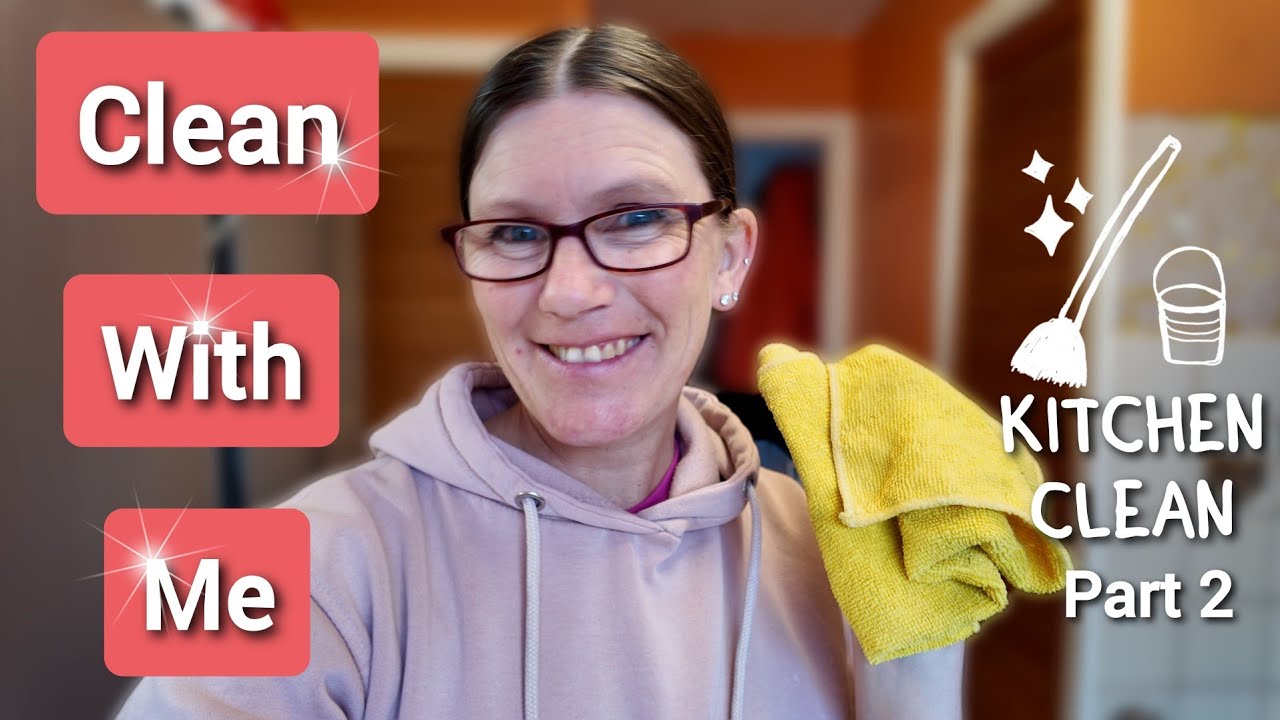 Убираем вместе ● Уборка кухни, часть 2 из 2 ● Семья из четырех человек из Великобритании