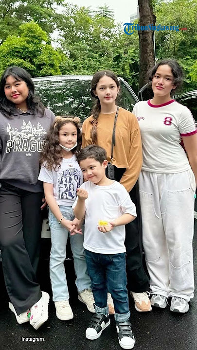 Cantik Bak Boneka! Penampilan Baru Sheva Anak Ussy Sulistiawaty Bikin Pangling