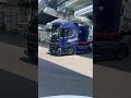 SCANIA巨大ダンプトレーラーの右折