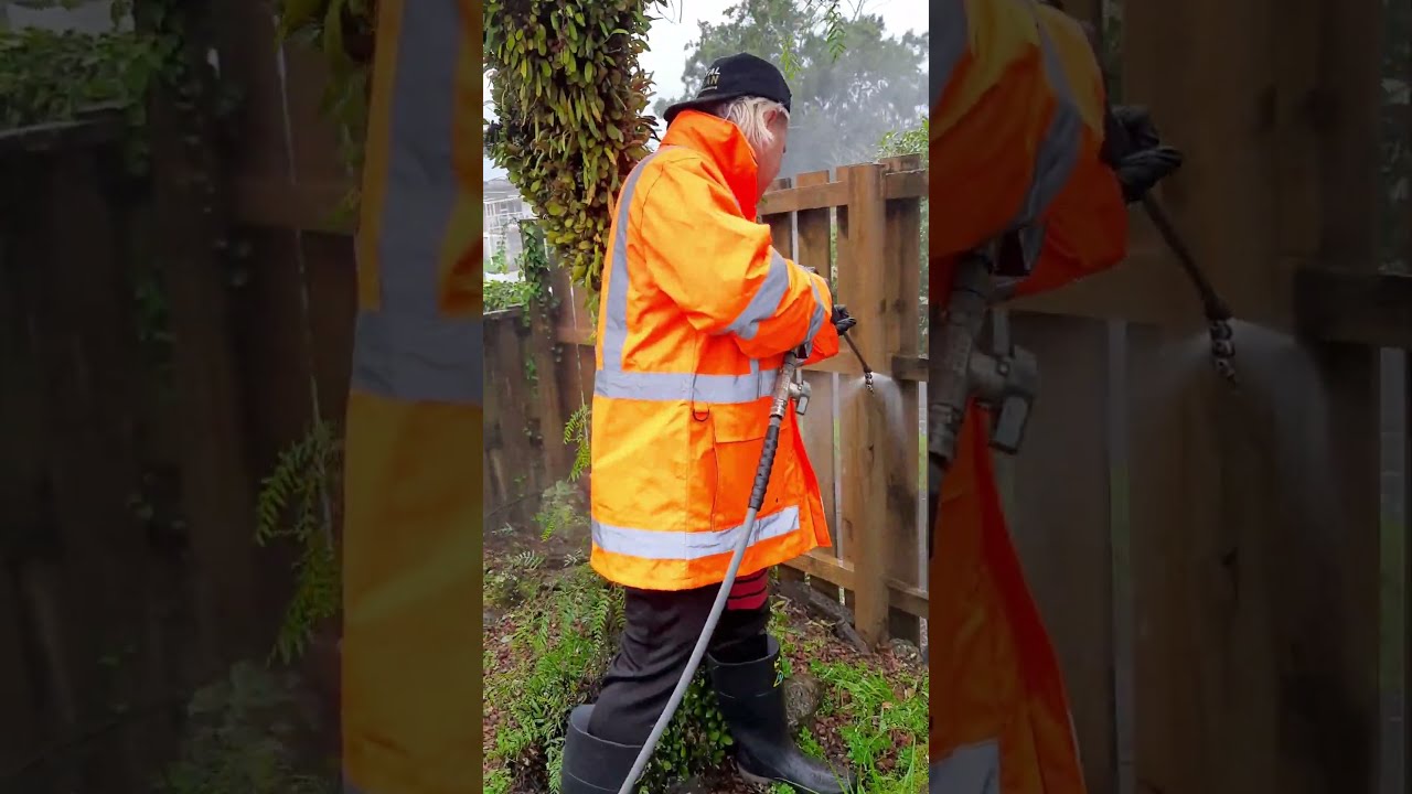Revive Ur Outdoor Oasis: Transforming Decks and Fences with Royal Clean's Water Blasting in Auckland