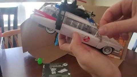 Unboxing and Review of Transformers/Ghostbusters Crossover Voyager Class Ectotron!