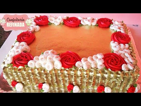 bolo decorado com chantilly vermelho e branco  Bolo vermelho, Bolos  decorados com chantilly, Bolo confeitado quadrado