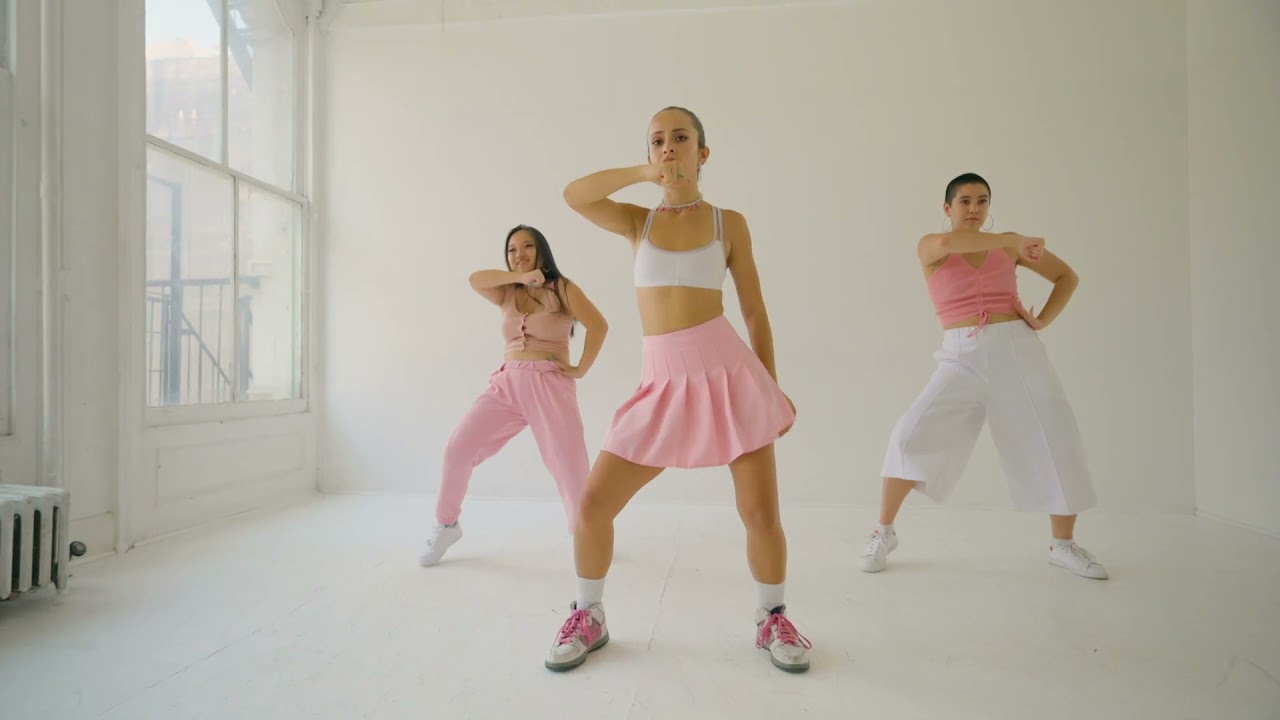 YouTubeでLady OFLO - "Flexboy" (Official Music Video)を視聴 YouTubeでLady OFLO - "Flexboy" (Official Music Video)を視聴