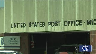 VIDEO: Senator Murphy visits post office in Middletown
