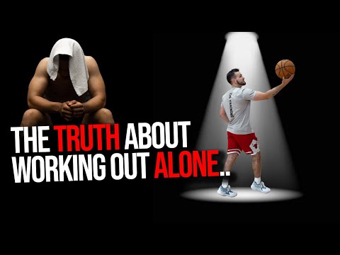 Video: Driblingul unei mingi de baschet construiește mușchi?