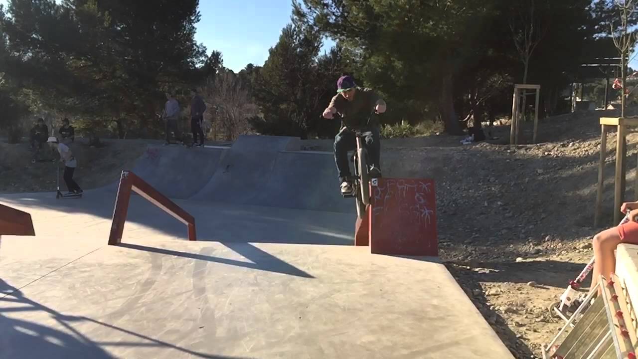 Skatepark avignon bmx slow motion