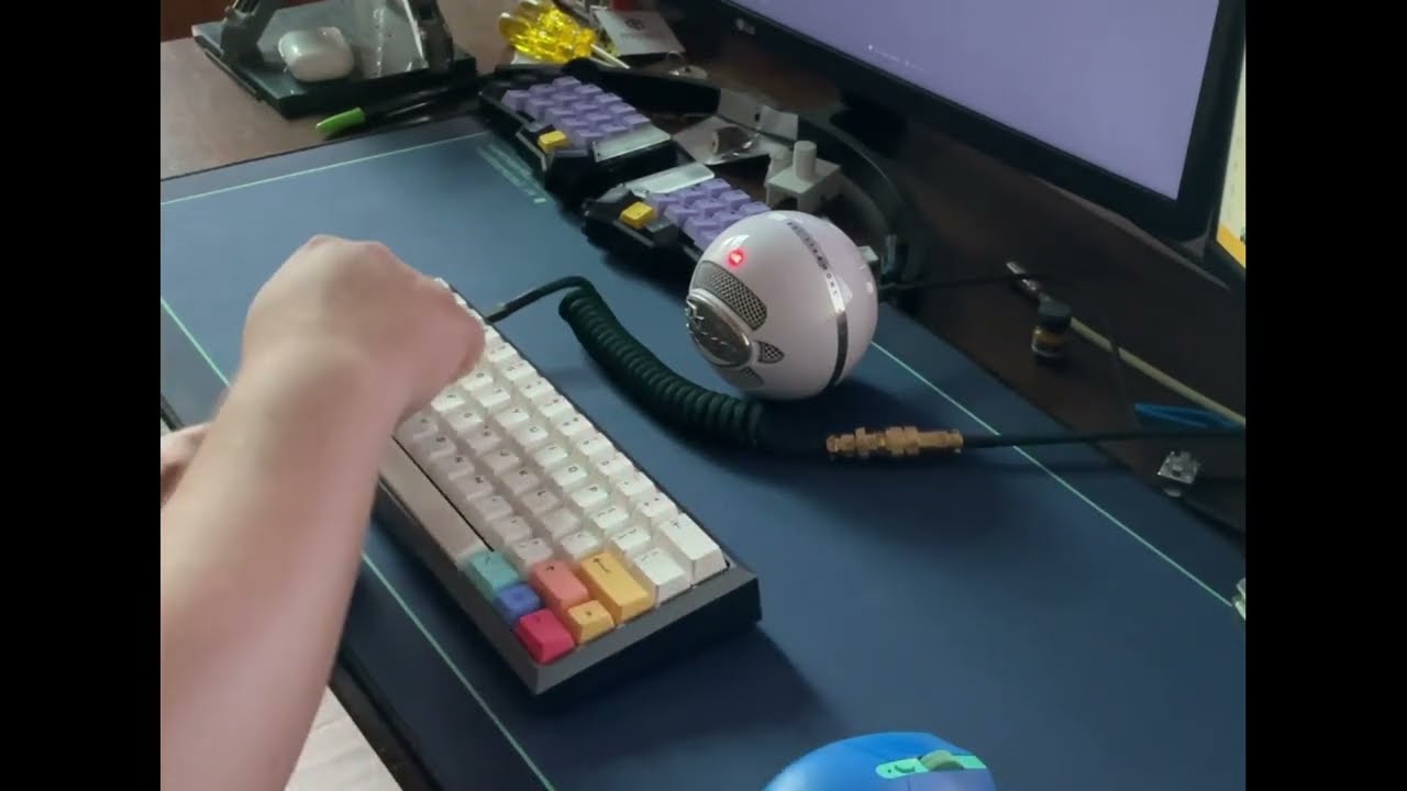 Fjell Gray w/Trash Holy Panda w/Cherry Notion