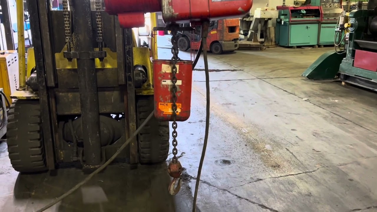 DAYTON 1TON ELECTRIC CHAIN HOIST