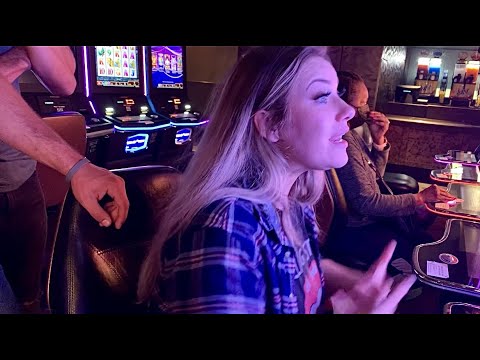 KAITLYN WON $$ AT A CASINO - YouTube