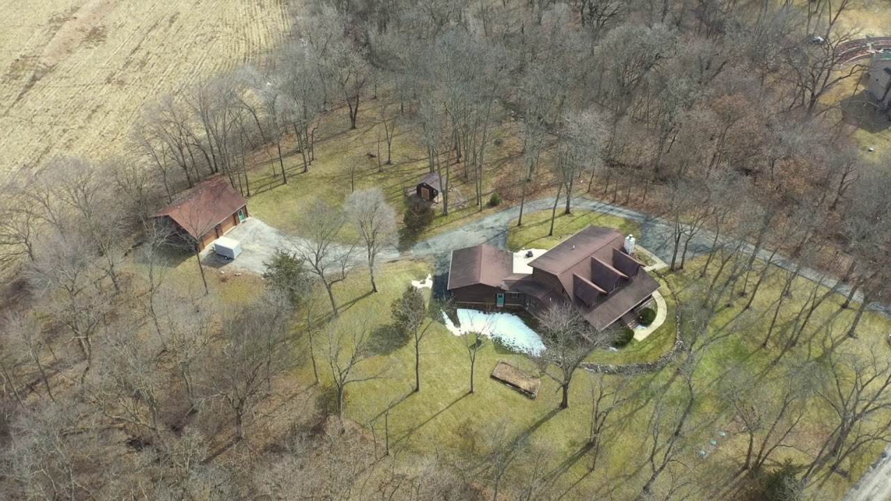 2220 204th Ct, Winterset