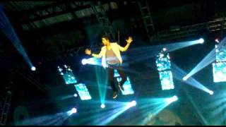 LUAN SANTANA VOA EM CIMA DO PALCO EM BELÉM