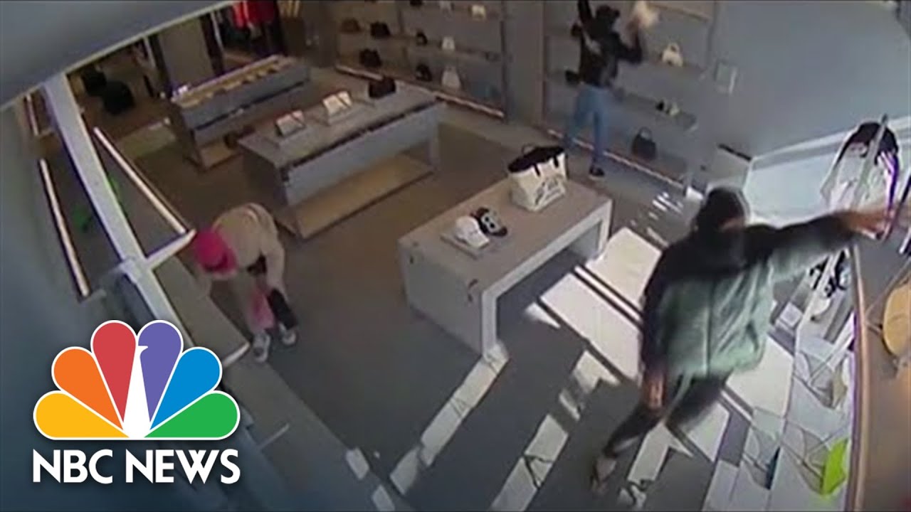 Watch: Thieves Steal Handbags Worth Almost 0K From NY Balenciaga Store
