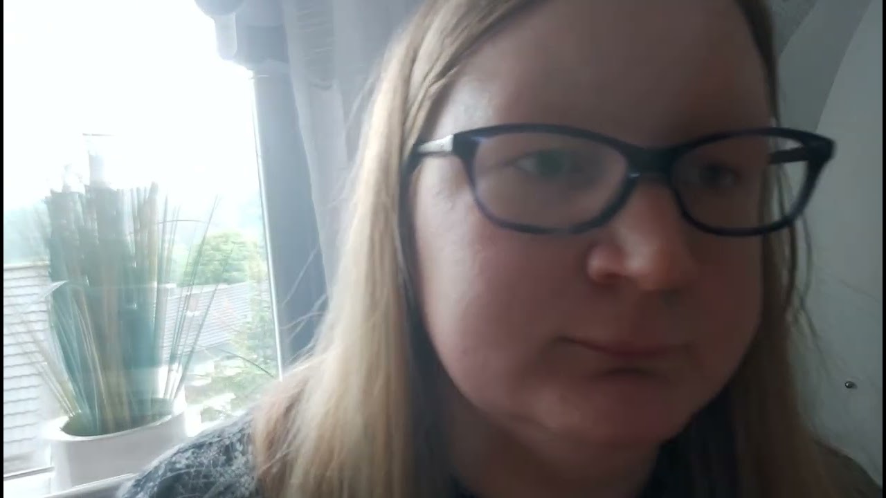 asmr whispering Aquarium (german)