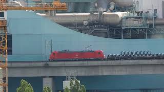 185 251 mit Drahtrollenwagenzug übers Viadukt Stuttgart-Münster auf dem Weg in den Plochinger Hafen