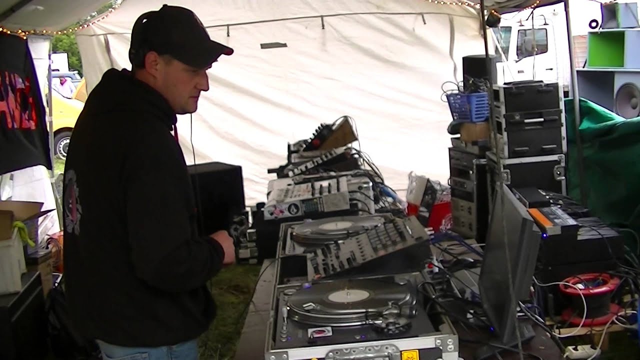 Matt Stup&tek - fete de la ziq  2015 - YouTube