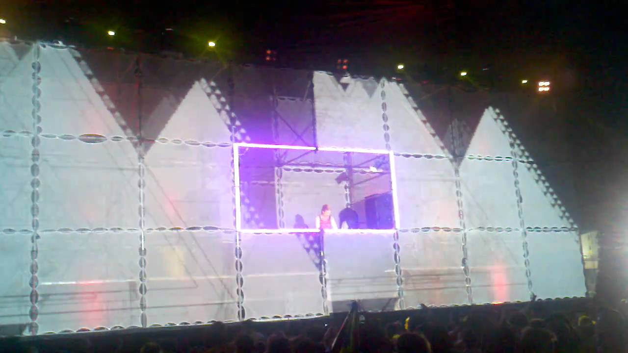 GASLAMP KILLER GETTING FUNKY ULTRA MUSIC FEST 2011