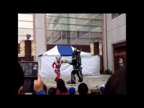 Ultraman show front of Soka station