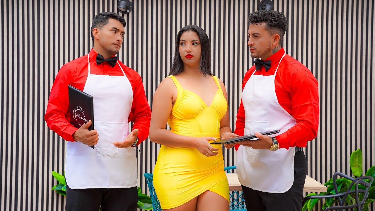 Mesero se lleva una gran sorpresa al intentar conquistar una Mujer