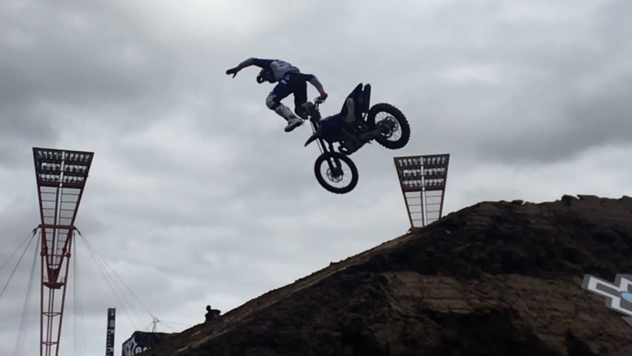 Vídeo Motocross - Épica corrida de 125cc 2 Tempos na Inglaterra - MotoX