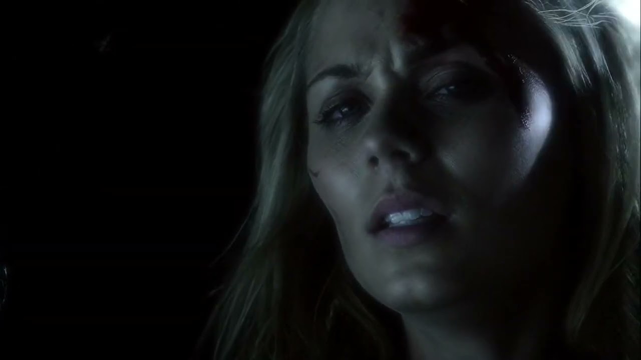 Smallville Season 8x08 Chloe manage to bring back Clark and Kara from the Phantom Zone