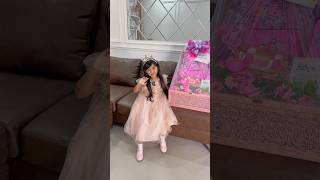Samantha Serba Pink Ke Acara Ulang Tahun Kak Dinar Bawa Kado Pink Gede 
