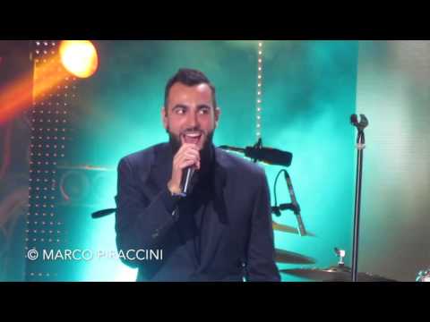 MARCO MENGONI: "Esseri Umani (Spanish Version)" live @ MTV WORLD STAGE 2015