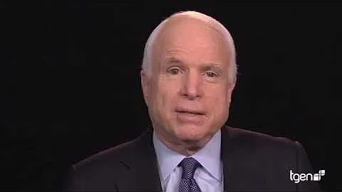 Senator John McCain and TGen Honor Catherine Ivy o...