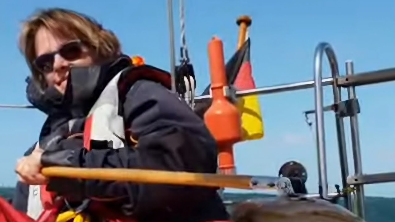 ⁣Segeltörn mit unserer 25 ft kleinen Suria nach Helgoland und zurück über Stade durch dichten Nebel.