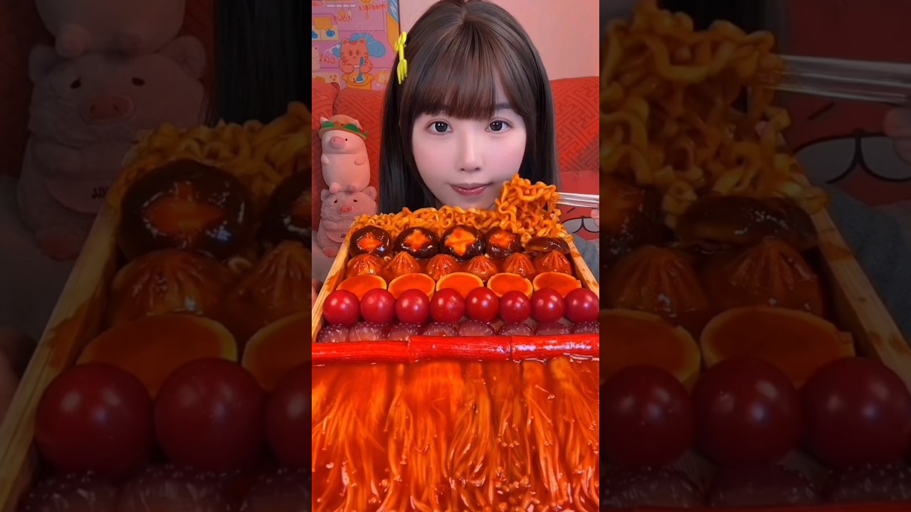 Nongshim Shin Ramyeon Hot Blackbean Ramen & Noodles Mukbang