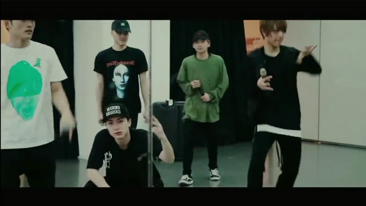 #YuyaFunny ♡ - Flirting with the mirror