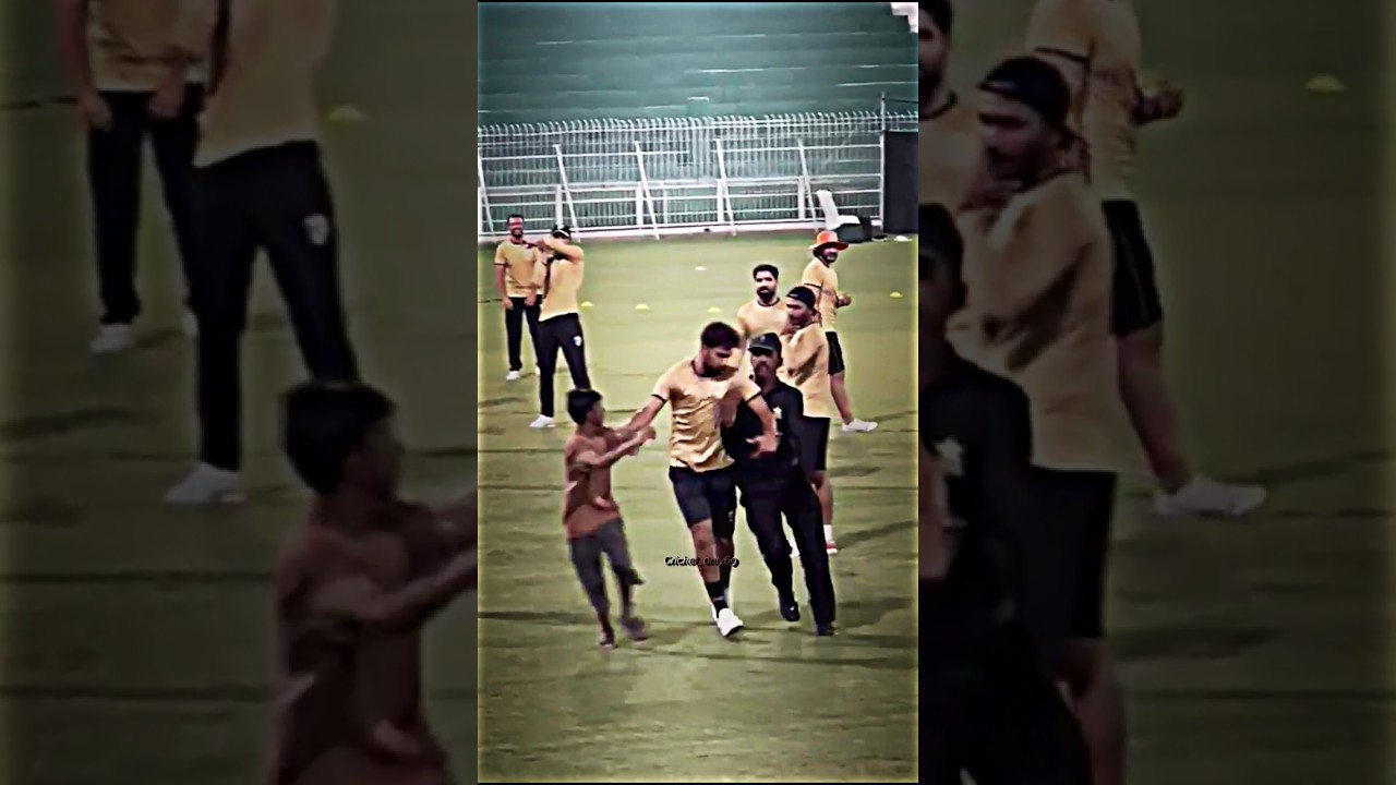 Fan Entered The Field To Meet Babar Azam 