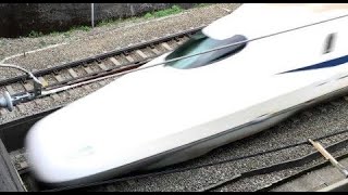 Rush into the tunnel at full speed !! Japanese bullet train Shinkansen