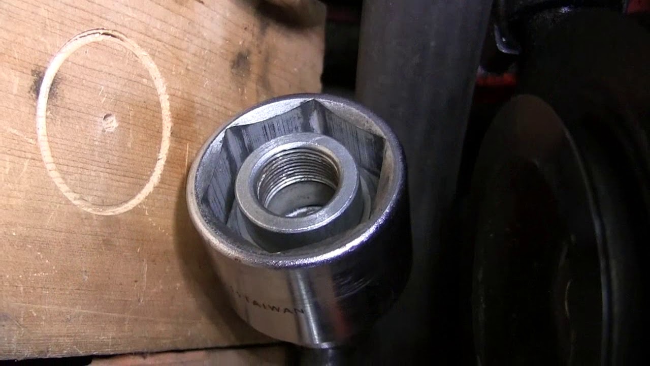 79-triumph-spitfire-crankshaft-pulley-nut-removed-with-starter-short