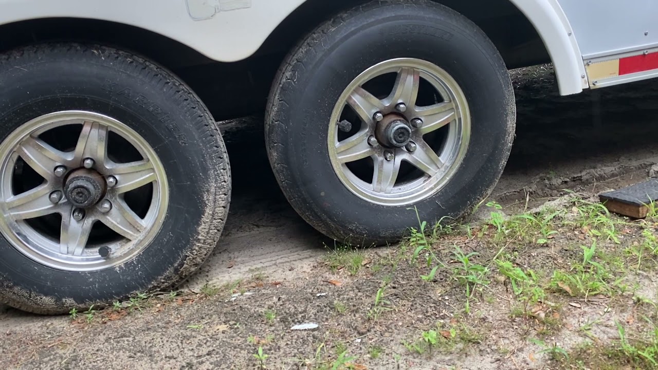 How To Change A Tire On A Triple Axle Trailer