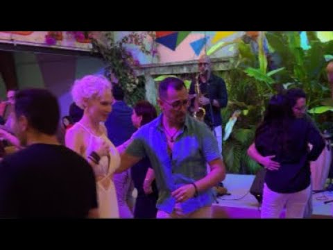 San Valentín en Mexico: Bailando Salsa 2026 #salsa