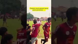 Download Lagu Tarkam ricuh pemain kena jotos penonton 👊 #sepakbola #tarkam #BagikPayungCup #tarkamlombok #shorts MP3