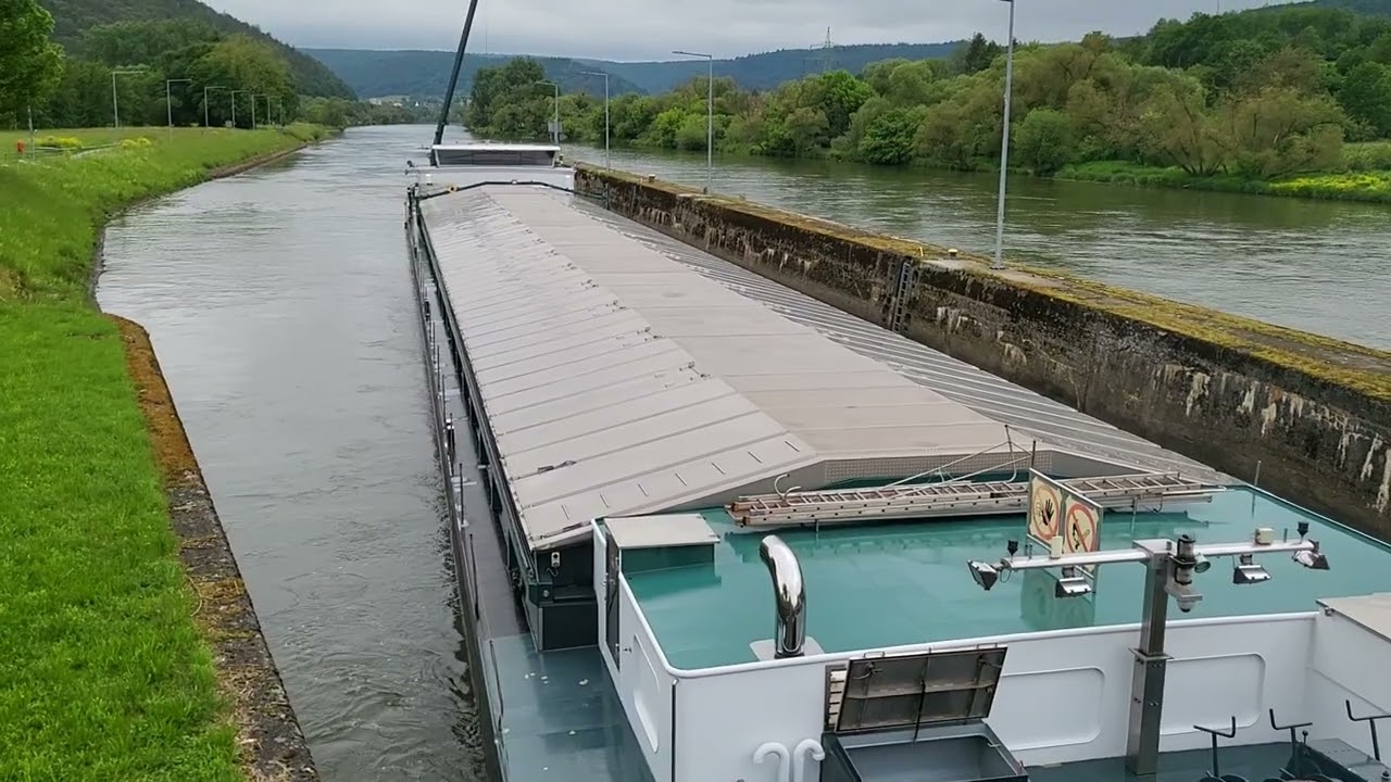 Koppelverband Vera Pax/Vera Pax II Einfahrt in die Schleuse Steinbach