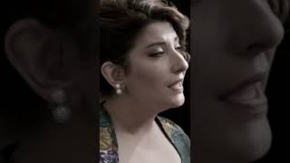 Elimi Sıkan Bir Erkek Değil, Karbon Kağıdıydı